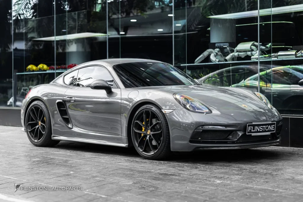 PORSCHE Interior Accessories PORSCHE 981 เลือกติดตั้งพวงมาลัยใหม่จากทางร้าน ลูกค้าเลือกสีห