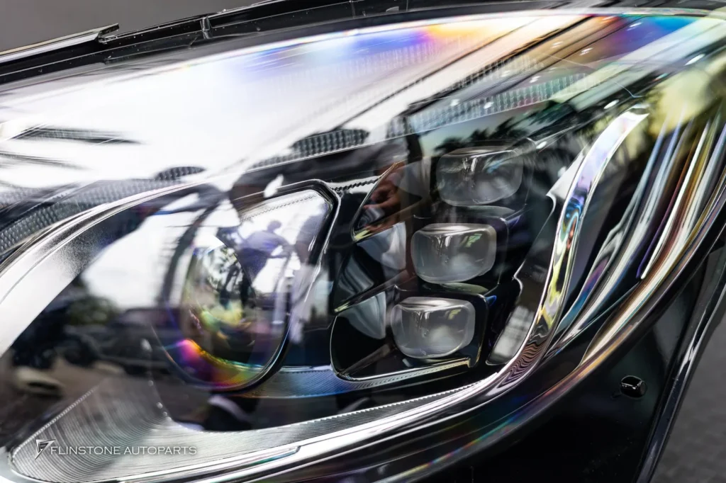 Mercedes-Benz W213 E-Class ติดตั้งไฟหน้าแบบ MAYBACH Look เบื่อแบบเดิมๆ มาอัพเพ