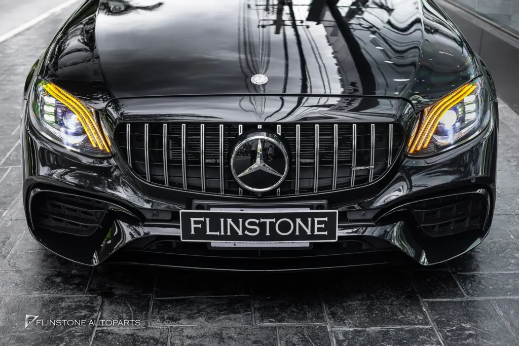 Mercedes-Benz W213 E-Class ติดตั้งไฟหน้าแบบ MAYBACH Look เบื่อแบบเดิมๆ มาอัพเพ