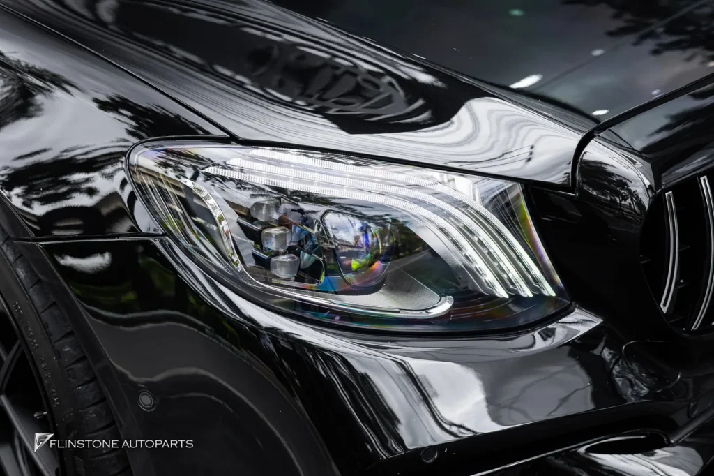Mercedes-Benz W213 E-Class ติดตั้งไฟหน้าแบบ MAYBACH Look เบื่อแบบเดิมๆ มาอัพเพ
