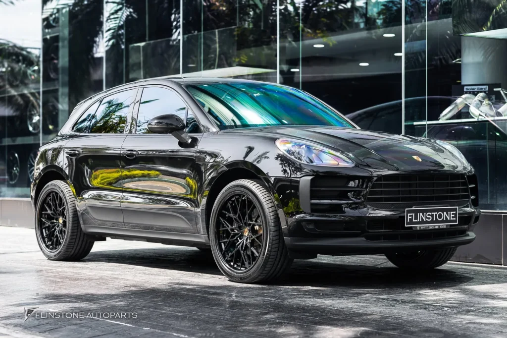 ลูกค้า PORSCHE MACAN Walk-in เข้ามาเลือกล้อที่มีในสต็อก ล้อจาก U