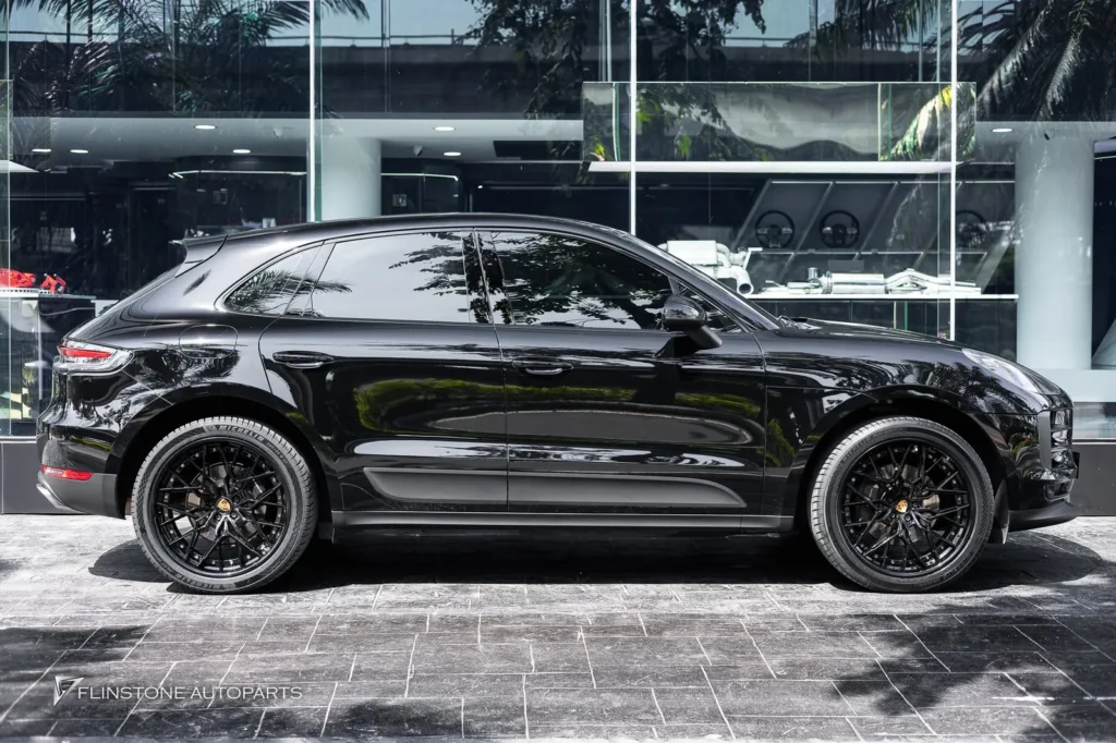 ลูกค้า PORSCHE MACAN Walk-in เข้ามาเลือกล้อที่มีในสต็อก ล้อจาก U