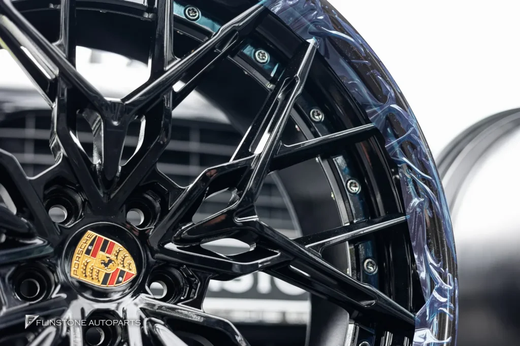 ลูกค้า PORSCHE MACAN Walk-in เข้ามาเลือกล้อที่มีในสต็อก ล้อจาก U