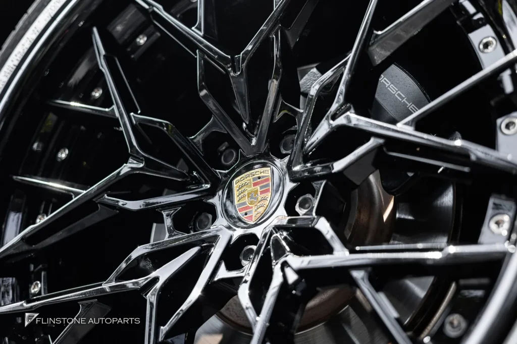 ลูกค้า PORSCHE MACAN Walk-in เข้ามาเลือกล้อที่มีในสต็อก ล้อจาก U