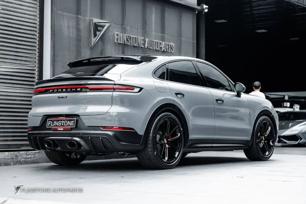PORSCHE Cayenne E3 Full Body Kit TURBO GT + Side Mirrors USUS Autoclave