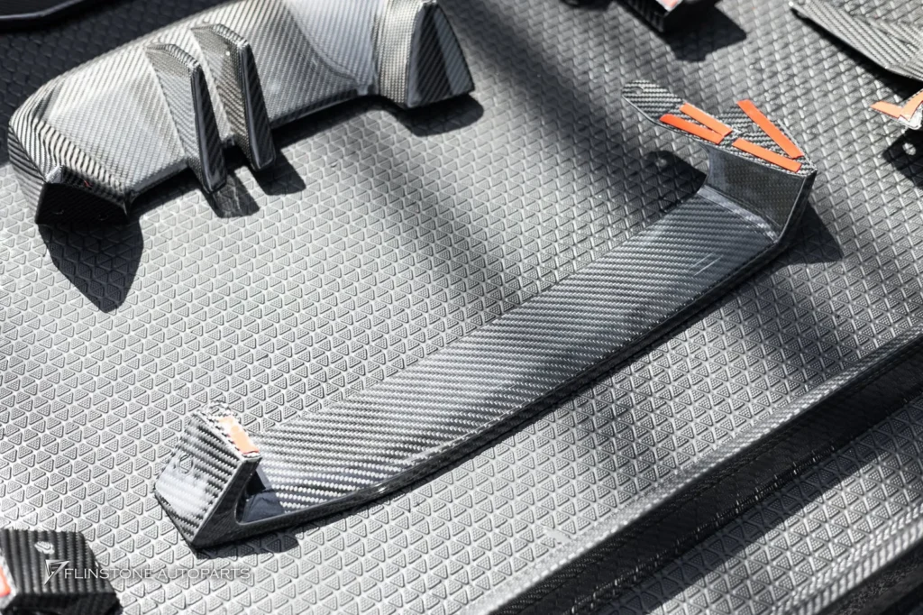 BMW i5 G60 USUS Autoclave Carbon Front Lip + USUS Autoclave Carbon Side Ski