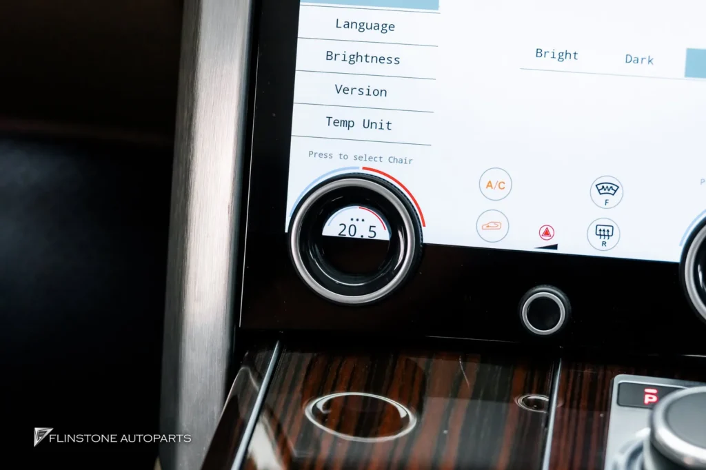 เปลี่ยนโฉม RANGE ROVER ปี 2016 เป็นรุ่น SV 2022 และเสริม Accesso