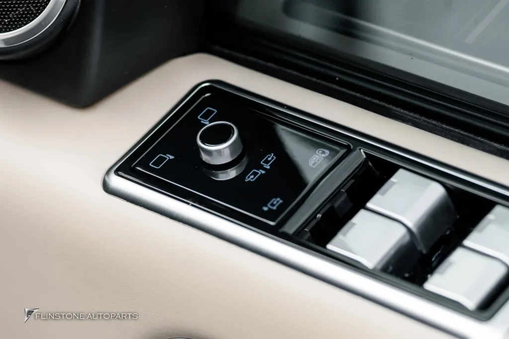 เปลี่ยนโฉม RANGE ROVER ปี 2016 เป็นรุ่น SV 2022 และเสริม Accesso