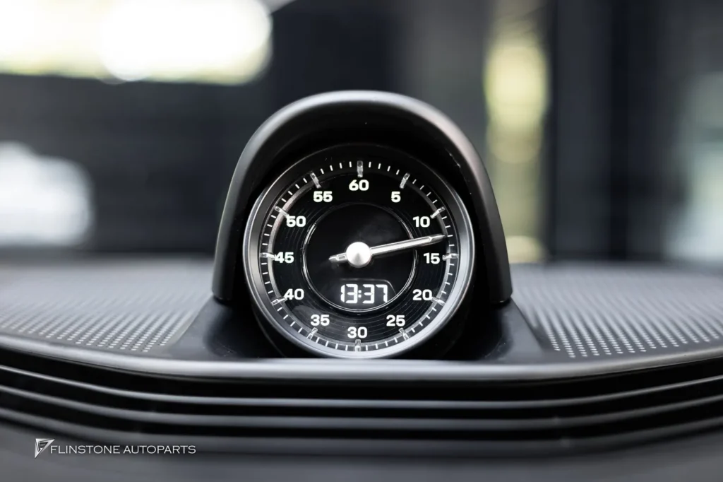 PORSCHE TAYCAN ติดตั้งเพิ่มสำหรับนาฬิกา STOPWATCH อุปกรณ์ทั้งหมด