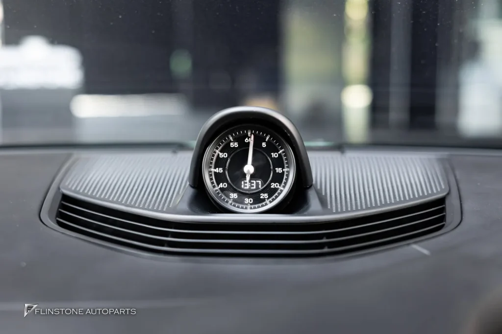 PORSCHE TAYCAN ติดตั้งเพิ่มสำหรับนาฬิกา STOPWATCH อุปกรณ์ทั้งหมด