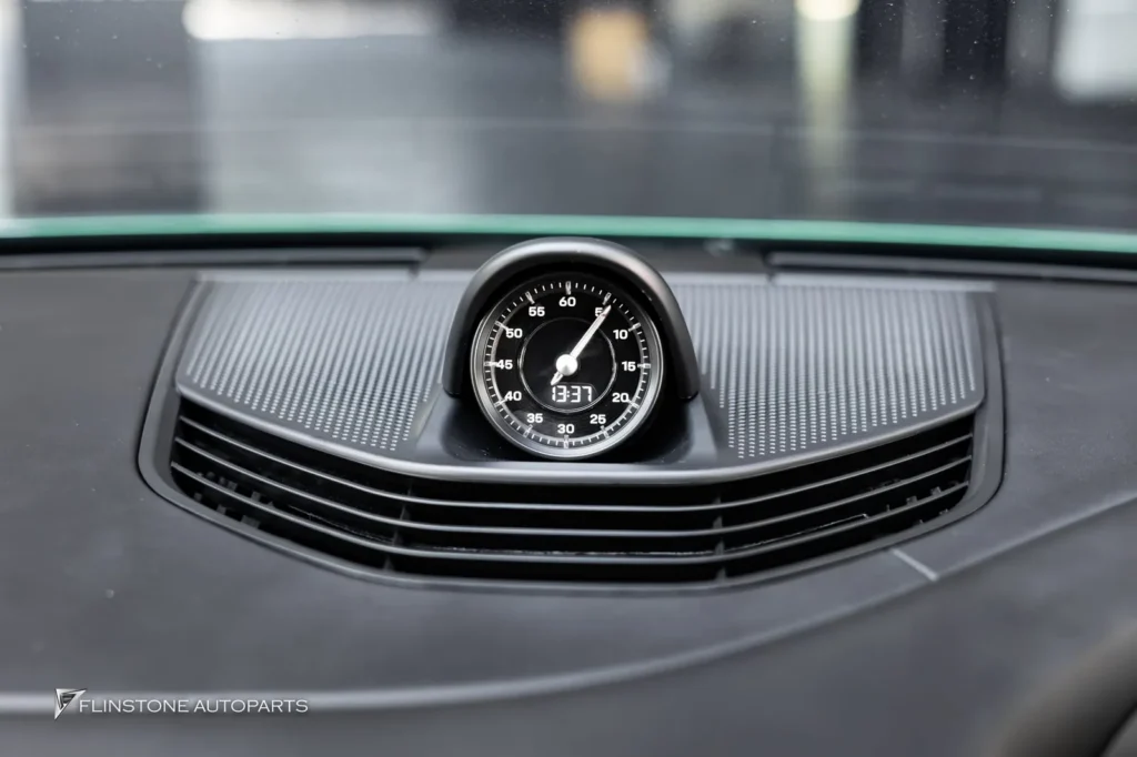 PORSCHE TAYCAN ติดตั้งเพิ่มสำหรับนาฬิกา STOPWATCH อุปกรณ์ทั้งหมด