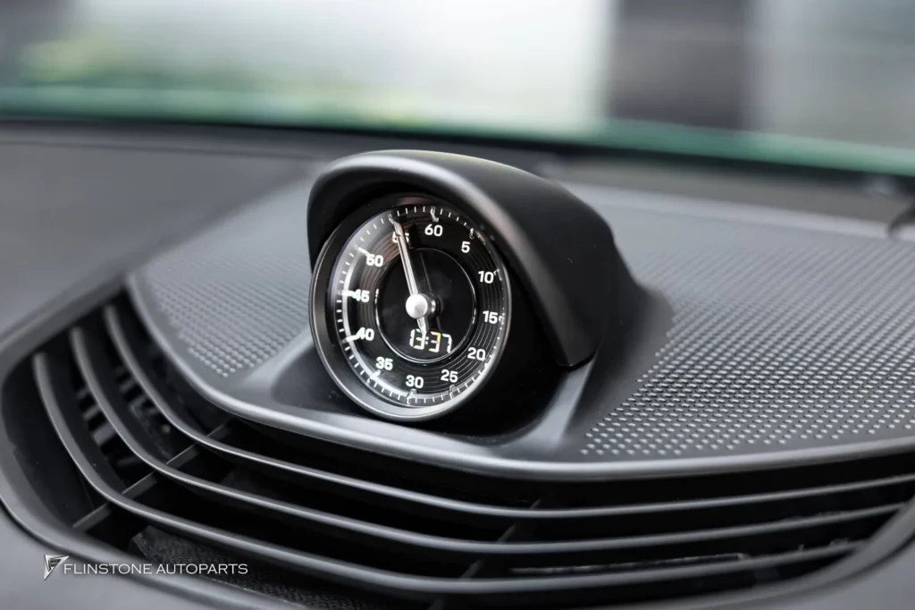 PORSCHE TAYCAN ติดตั้งเพิ่มสำหรับนาฬิกา STOPWATCH อุปกรณ์ทั้งหมด