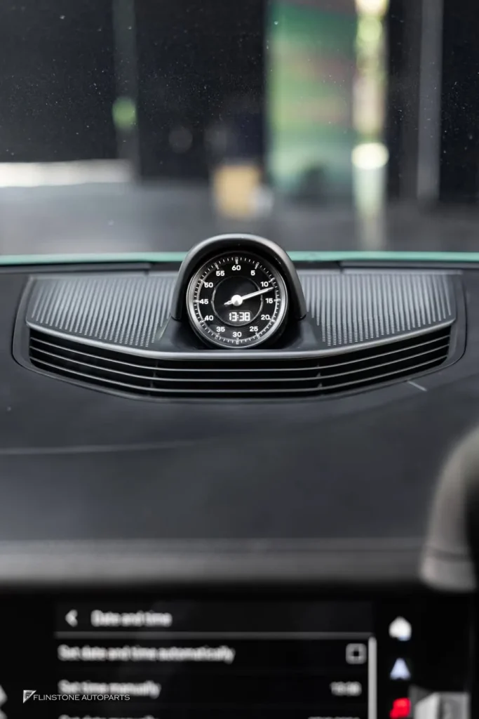 PORSCHE TAYCAN ติดตั้งเพิ่มสำหรับนาฬิกา STOPWATCH อุปกรณ์ทั้งหมด
