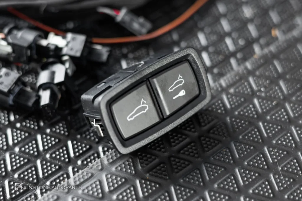 PORSCHE Cayenne 2025 Genuine KEYLESS Function + Genuine 360 Camera System