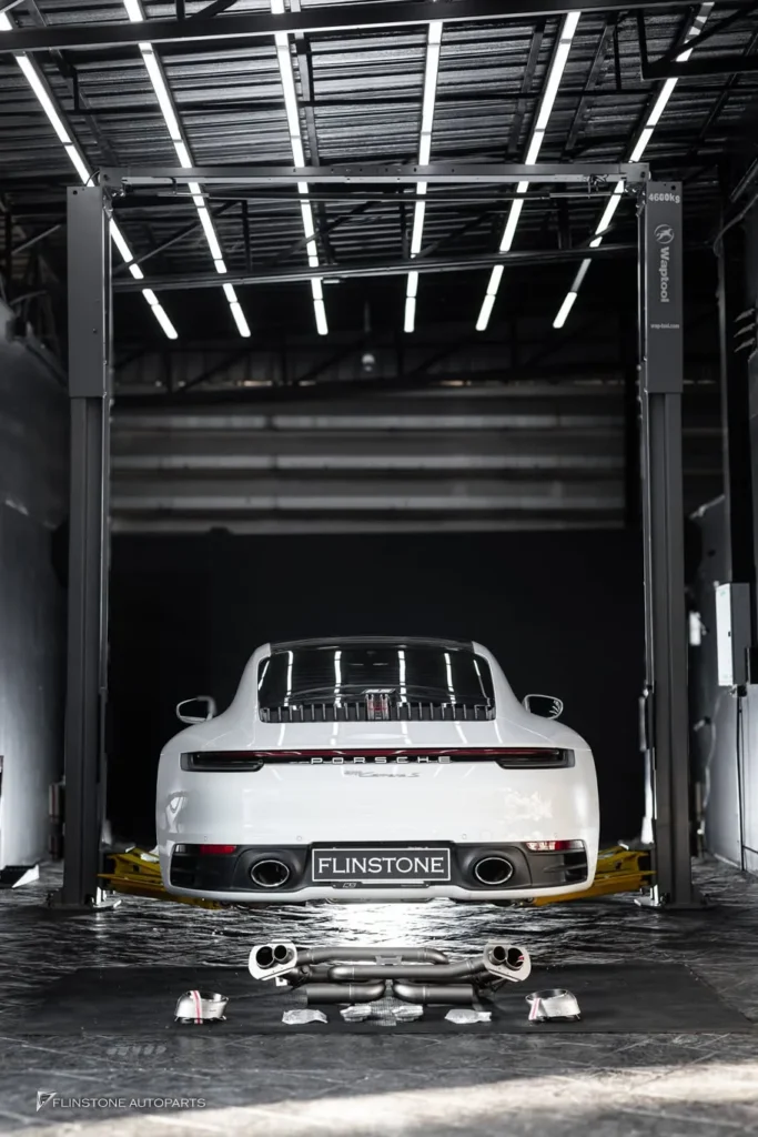 ชุดท่อ AKRAPOVIC สำหรับ PORSCHE 992 Carrera มีของพร้อมติดตั้งนะ