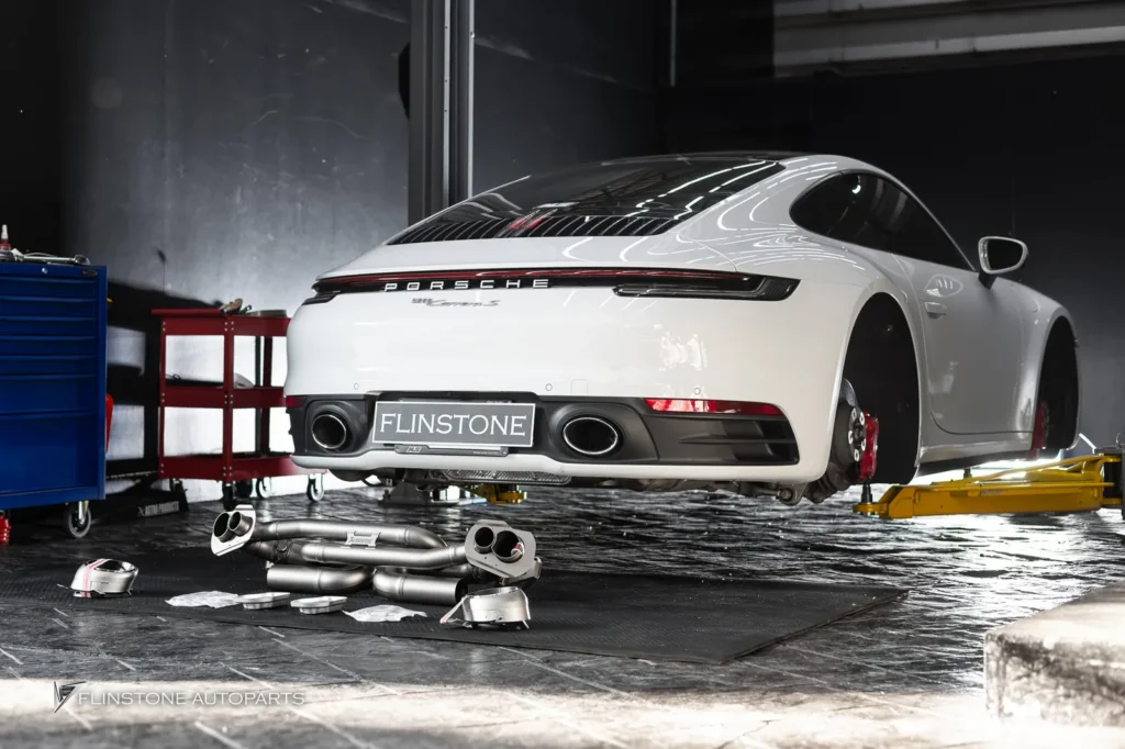 ชุดท่อ AKRAPOVIC สำหรับ PORSCHE 992 Carrera มีของพร้อมติดตั้งนะ
