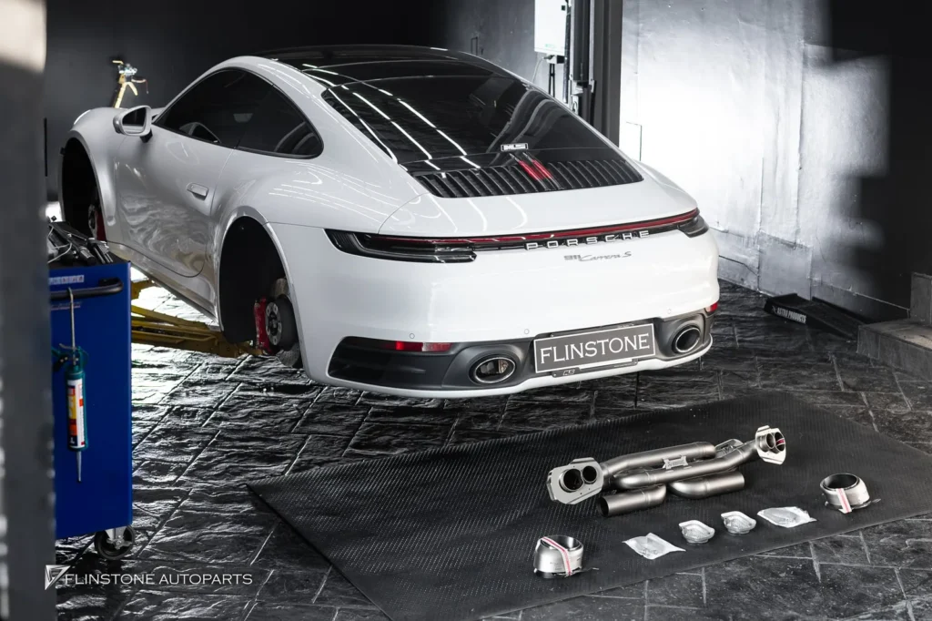 ชุดท่อ AKRAPOVIC สำหรับ PORSCHE 992 Carrera มีของพร้อมติดตั้งนะ