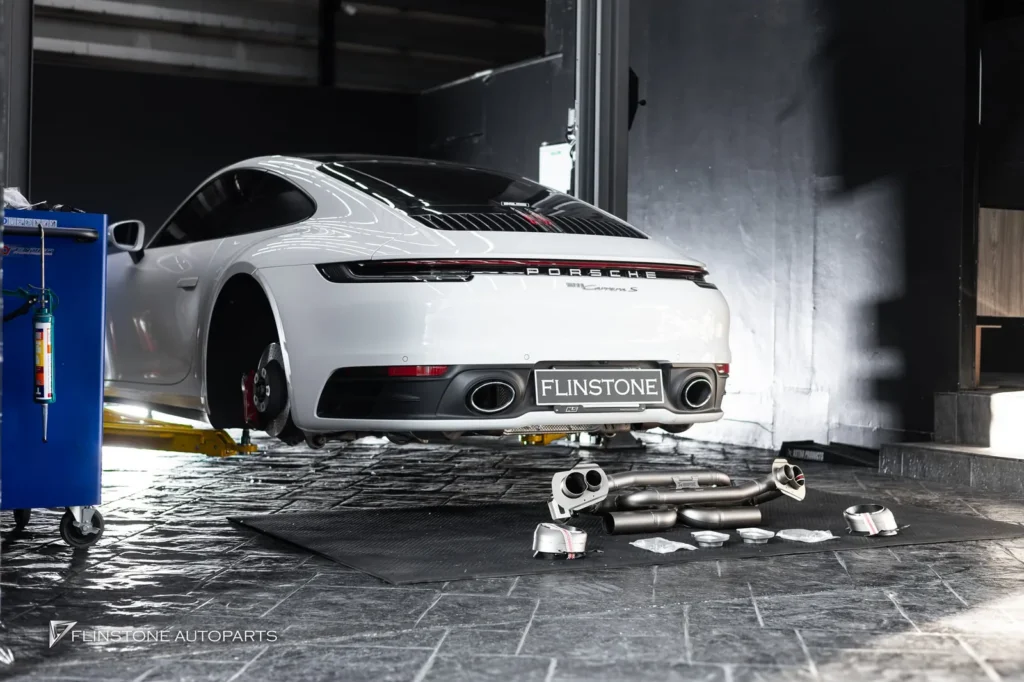 ชุดท่อ AKRAPOVIC สำหรับ PORSCHE 992 Carrera มีของพร้อมติดตั้งนะ