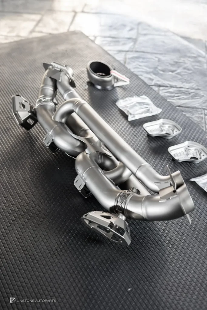 ชุดท่อ AKRAPOVIC สำหรับ PORSCHE 992 Carrera มีของพร้อมติดตั้งนะ