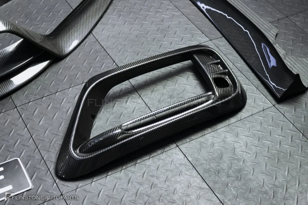 PORSCHE 992 Carrera Front Lip + Air Duct