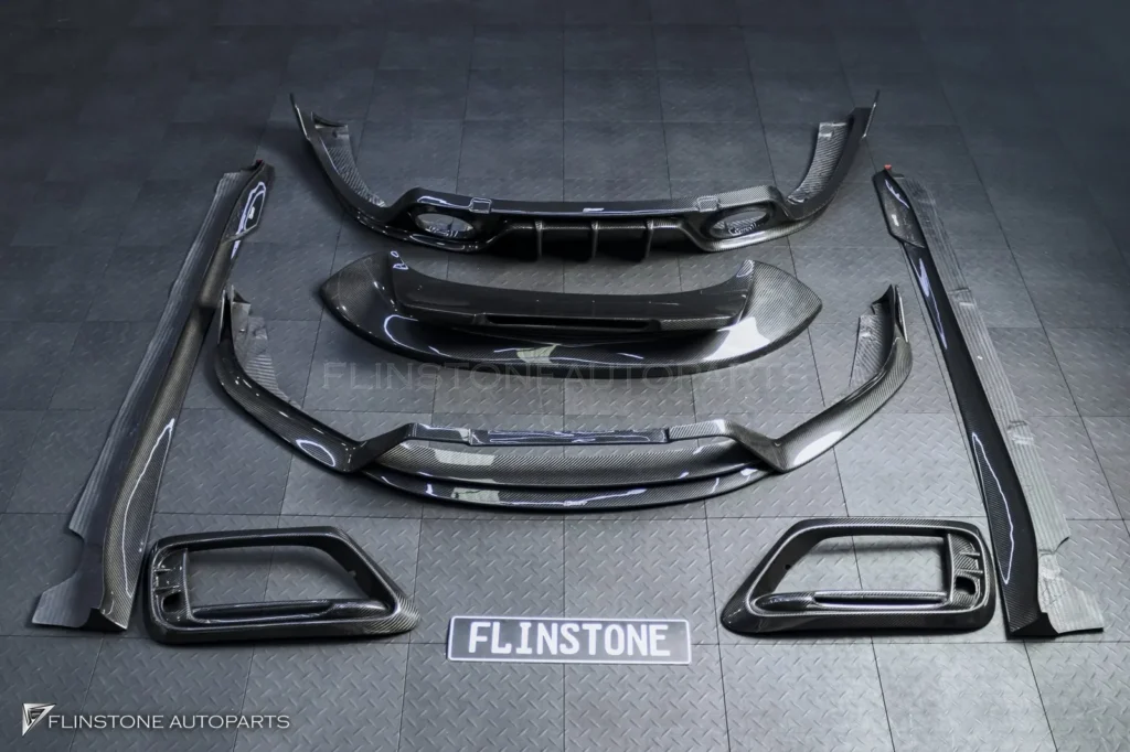 PORSCHE 992 Carrera Front Lip + Air Duct