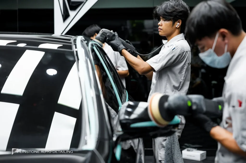 ฟื้นฟูสภาพพื้นผิวรถ W213 E-Class ให้กลับมาสวยใส เลื่อนชมรูปภาพได