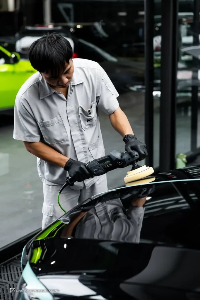 ฟื้นฟูสภาพพื้นผิวรถ W213 E-Class ให้กลับมาสวยใส เลื่อนชมรูปภาพได