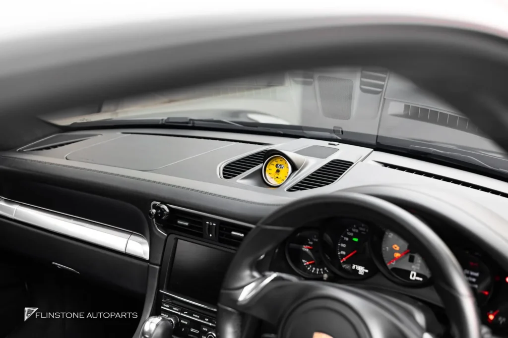 PORSCHE 991.1 – 991.2 STOPWATCH [Yellow]