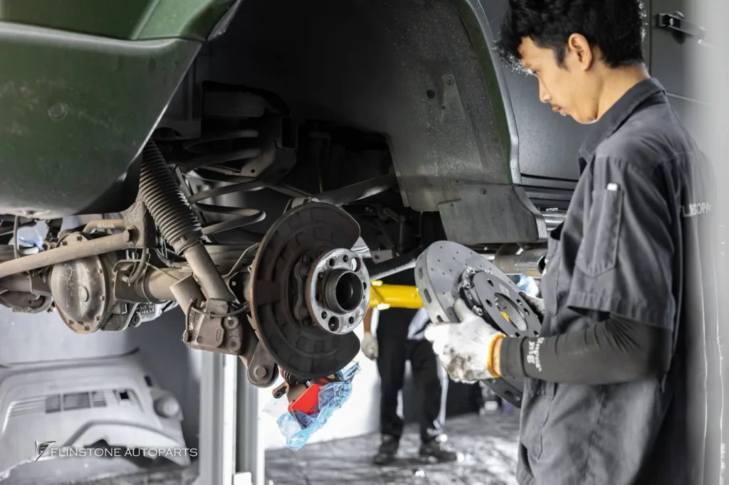 Mercedes-Benz W464 G-Class รถทุกรุ่นสามารถอัพเกรดเป็นจานคาร์บอนเซรามิคแบบคันนี้ได้นะครับ โด