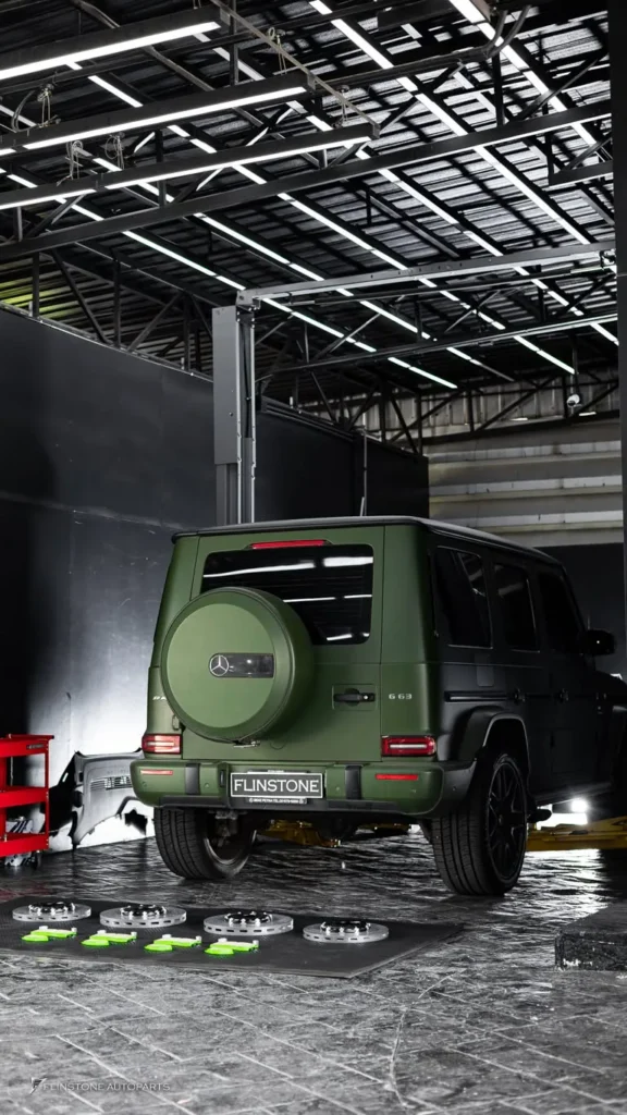 Mercedes-Benz W464 G-Class รถทุกรุ่นสามารถอัพเกรดเป็นจานคาร์บอนเซรามิคแบบคันนี้ได้นะครับ โด