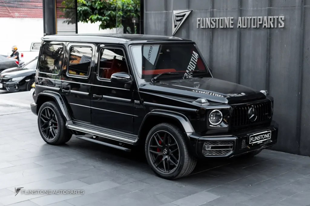 W465 G-Class 2025+ Mercedes G63 AMG อีกคันเลือกติดตั้งบันไดไฟฟ้าอัตโนมัติ ใช้งานสะด