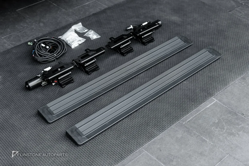 W465 G-Class 2025+ Mercedes G63 AMG อีกคันเลือกติดตั้งบันไดไฟฟ้าอัตโนมัติ ใช้งานสะด