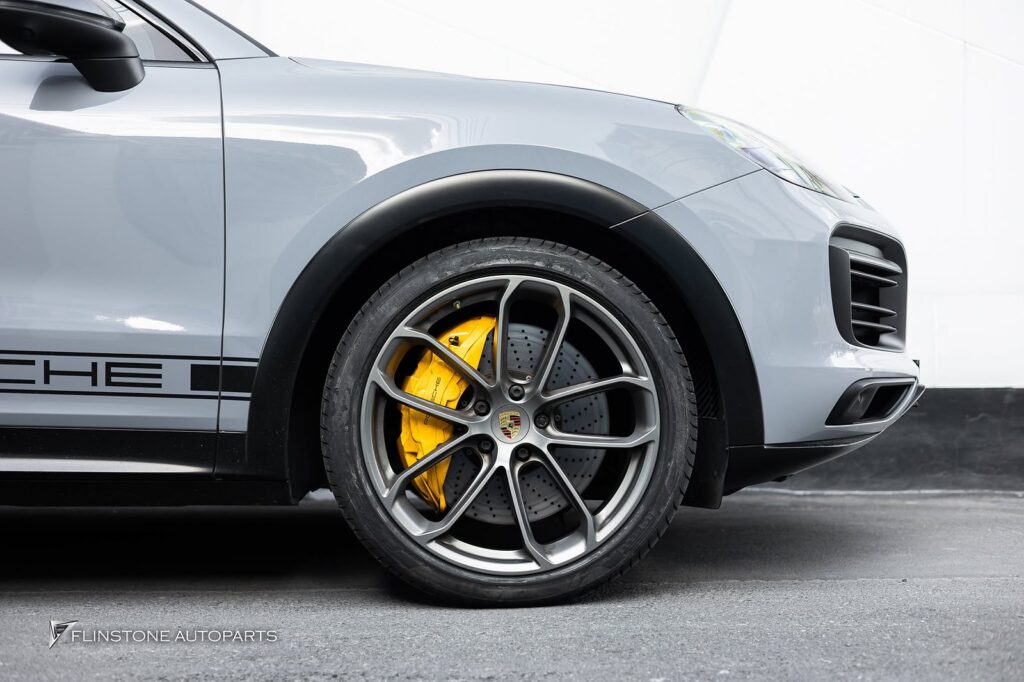 PORSCHE Cayenne Coupe เข้าเปลี่ยนยางใหม่ Pirelli P-Zero