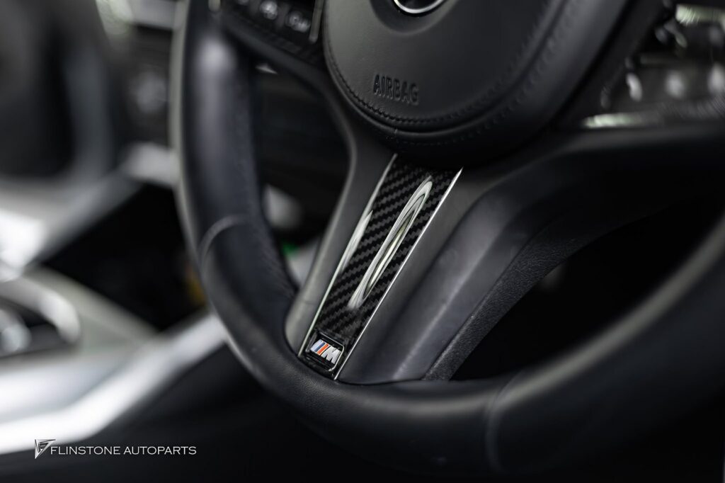 BMW G20 Series 3 LCI ติดตั้งแผ่นแปะพวงมาลัย Carbon Fiber สามารถใ