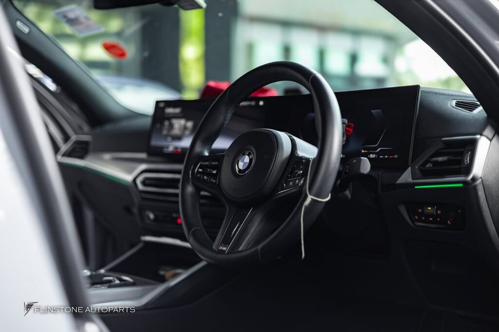 BMW G20 Series 3 LCI ติดตั้งแผ่นแปะพวงมาลัย Carbon Fiber สามารถใ