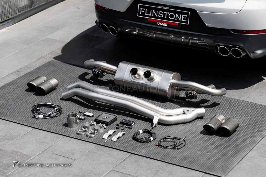 PORSCHE Cayenne Coupe 安装排气系统 AKRAPOVIC 并开启系统 Sp