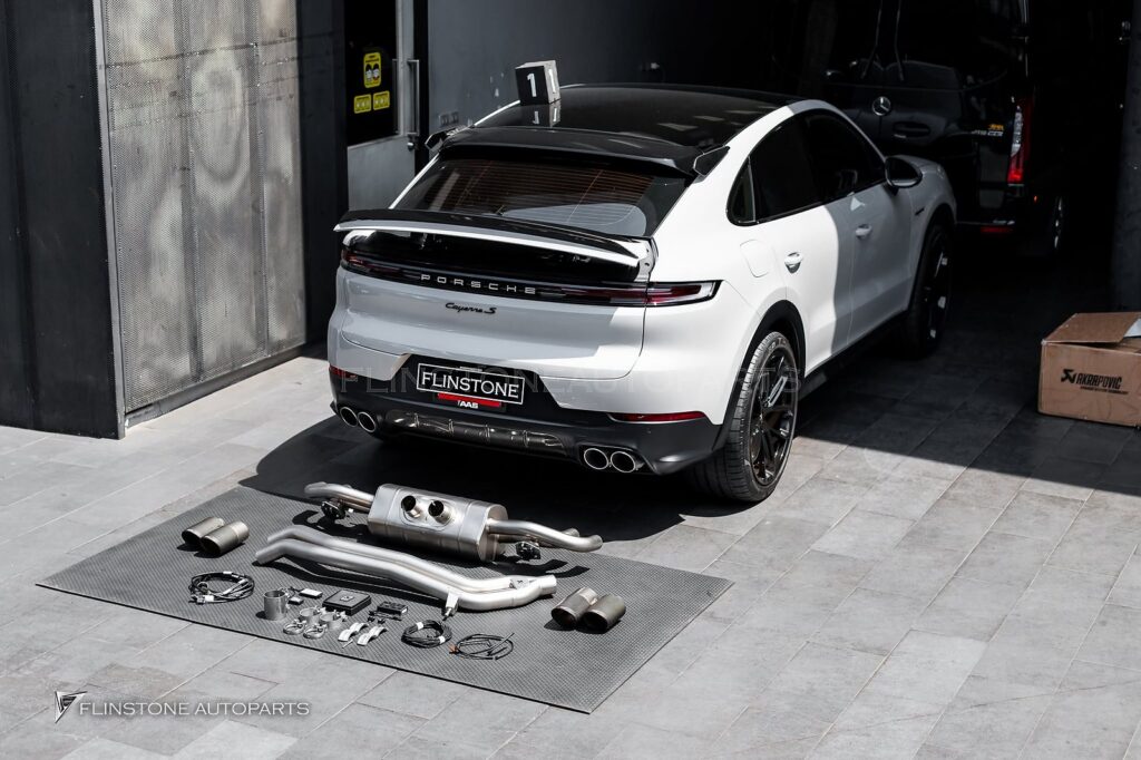 PORSCHE Cayenne Coupe 安装排气系统 AKRAPOVIC 并开启系统 Sp