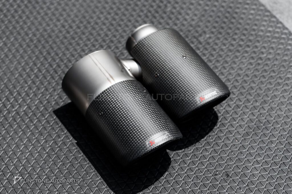 PORSCHE Cayenne Coupe 安装排气系统 AKRAPOVIC 并开启系统 Sp