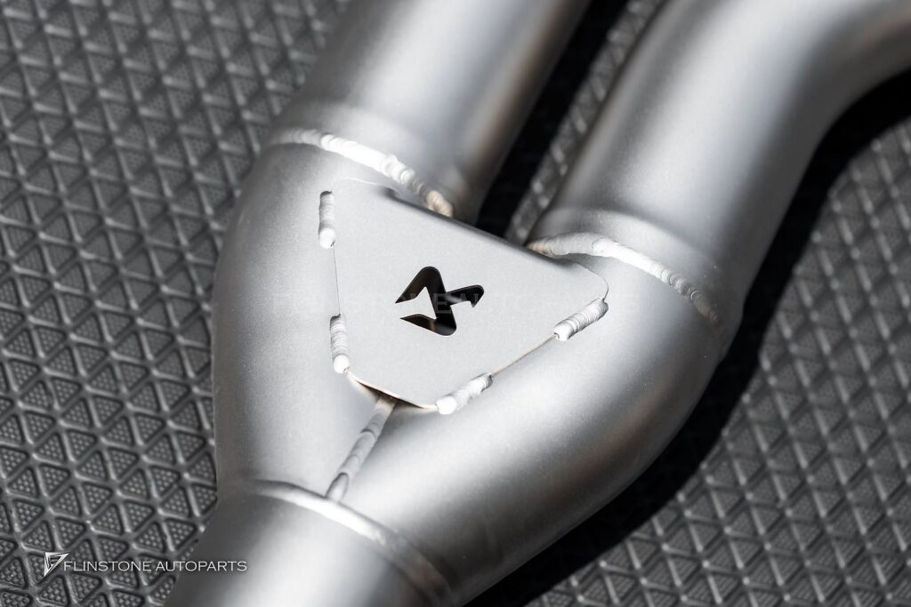 PORSCHE Cayenne Coupe 安装排气系统 AKRAPOVIC 并开启系统 Sp