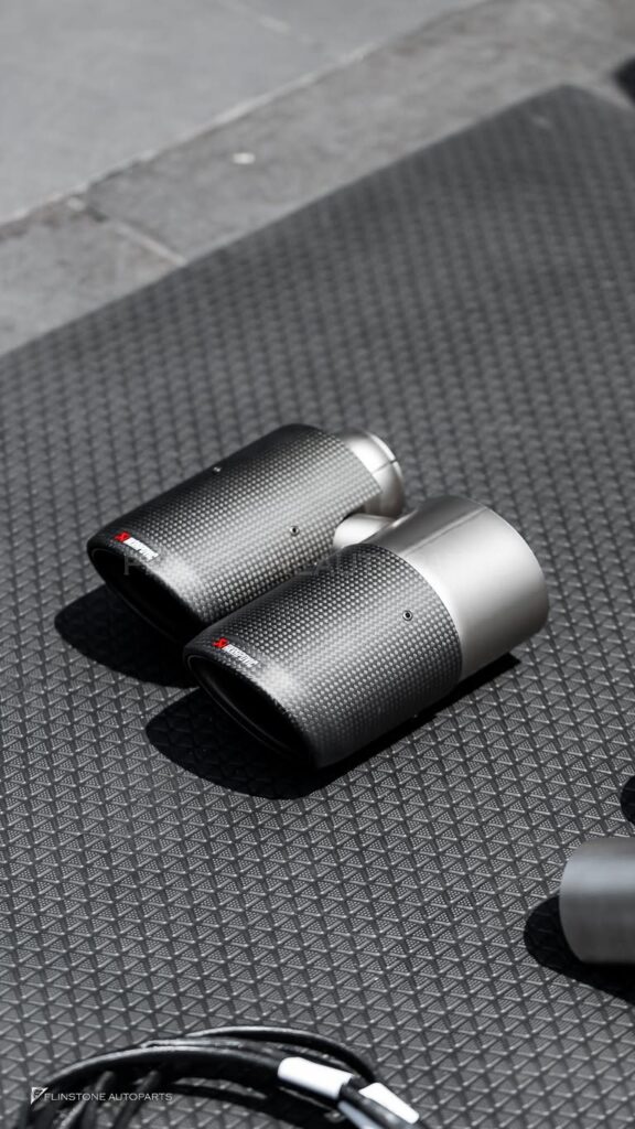 PORSCHE Cayenne Coupe 安装排气系统 AKRAPOVIC 并开启系统 Sp