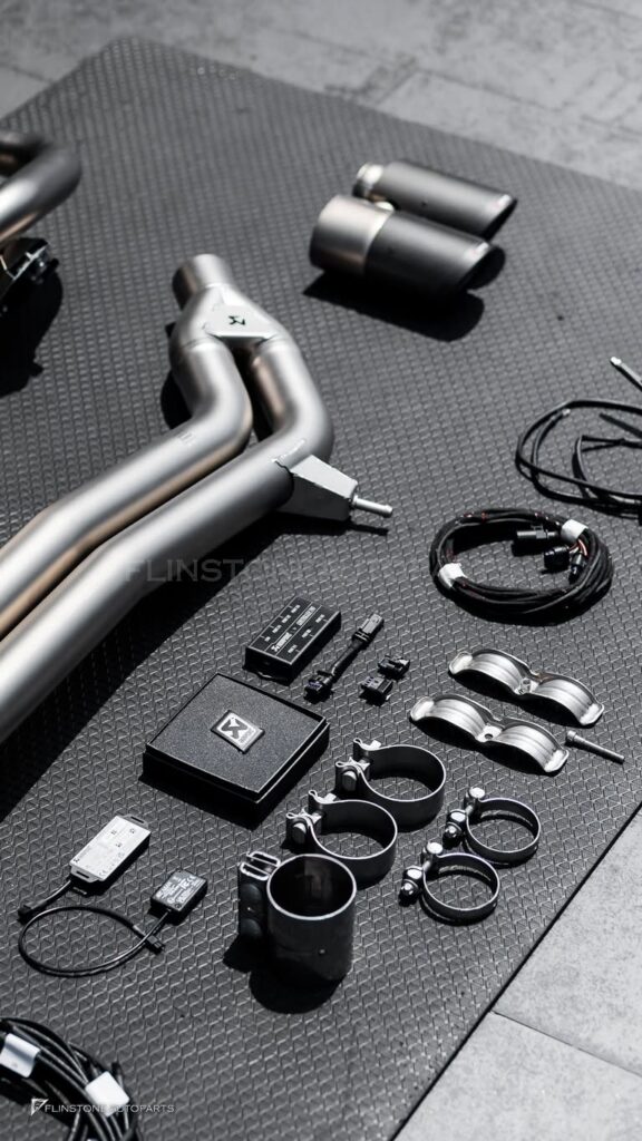 PORSCHE Cayenne Coupe 安装排气系统 AKRAPOVIC 并开启系统 Sp