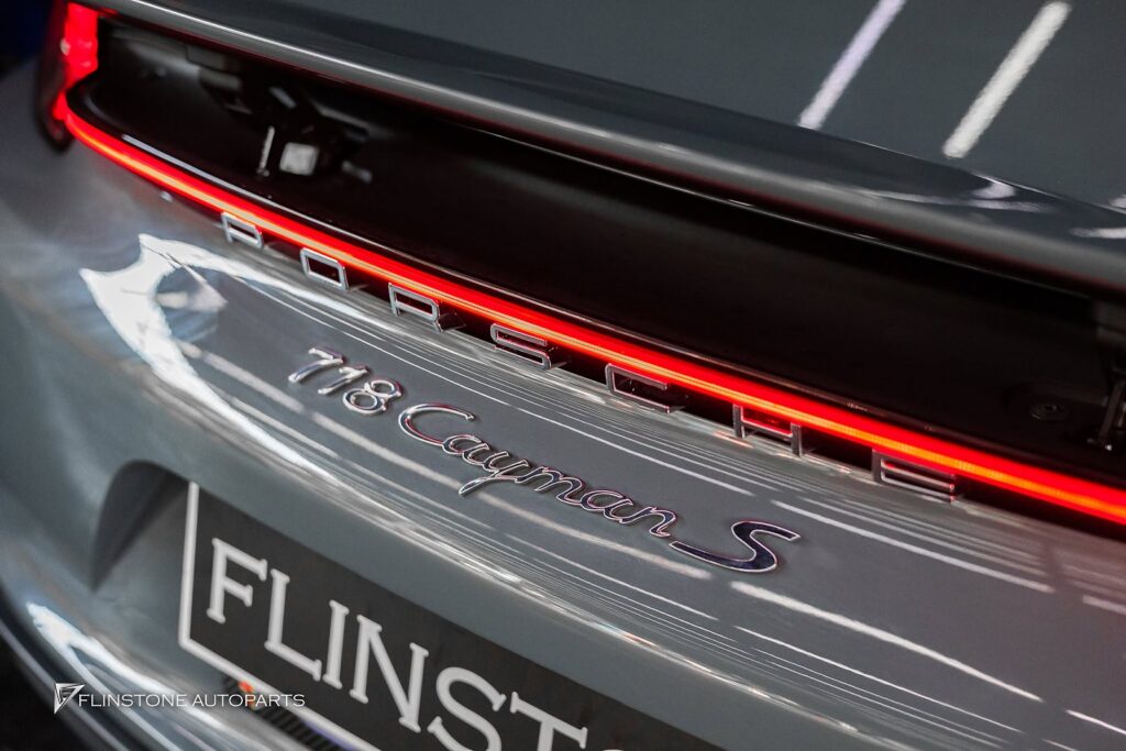 PORSCHE 718 Cayman – Boxster LED Center Taillight