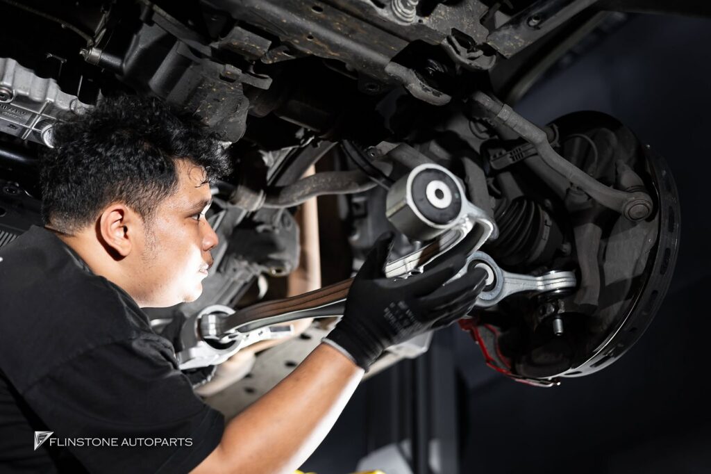 W464 G-Class Mercedes Benz G63 AMG เข้า Service เปลี่ยนปีก บนและล่างแท้