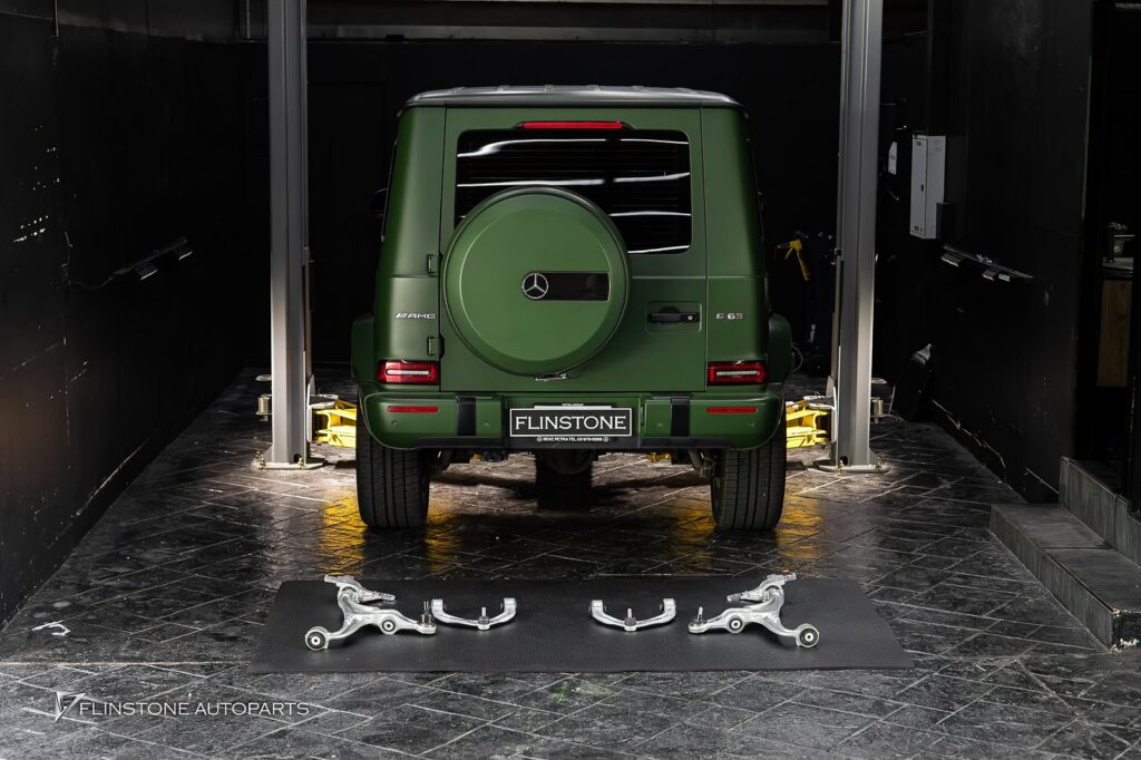 W464 G-Class Mercedes Benz G63 AMG เข้า Service เปลี่ยนปีก บนและล่างแท้