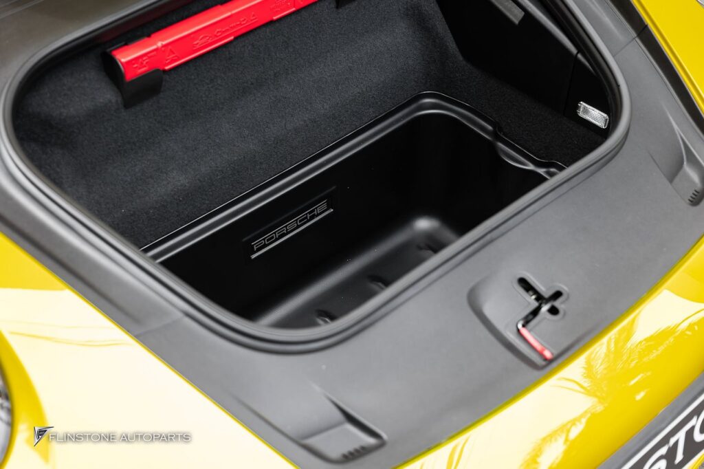 加装储物托盘 PORSCHE 992 Carrera 取物方便