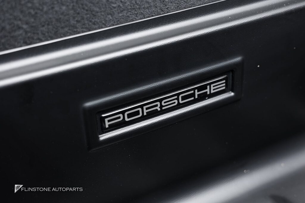 加装储物托盘 PORSCHE 992 Carrera 取物方便