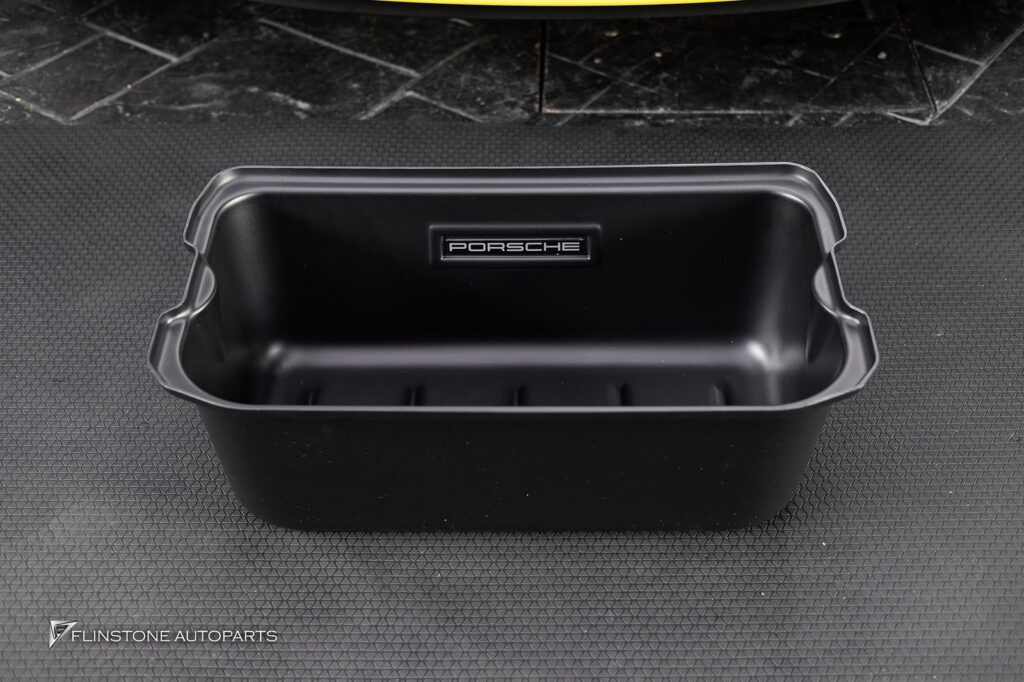 加装储物托盘 PORSCHE 992 Carrera 取物方便