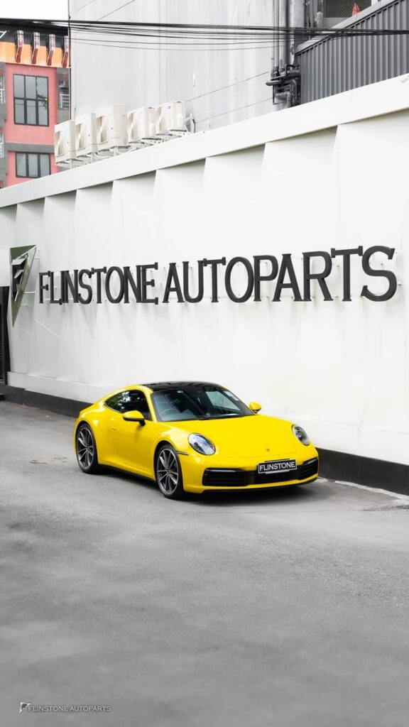 加装储物托盘 PORSCHE 992 Carrera 取物方便