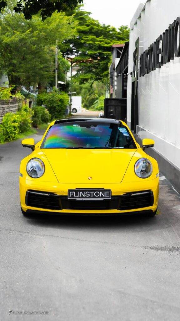 加装储物托盘 PORSCHE 992 Carrera 取物方便