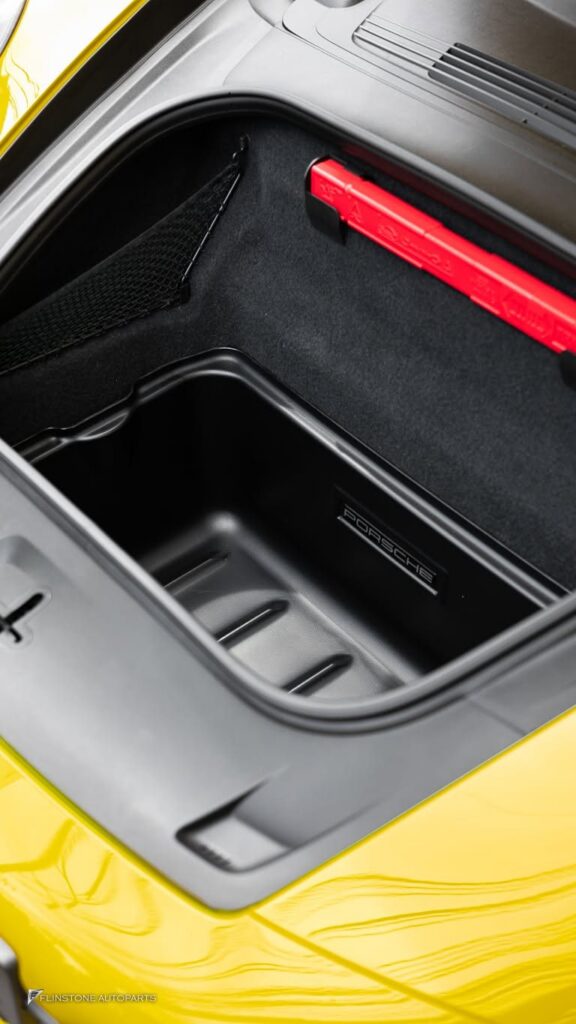 加装储物托盘 PORSCHE 992 Carrera 取物方便